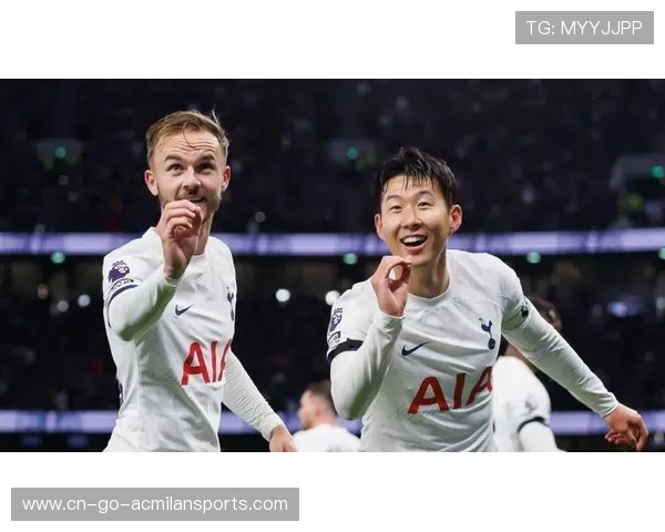 热刺对决曼联全方位解析专家预测比赛走势与关键战术分析 热刺对决曼联全方位解析专家预测比赛走势与关键战术分析