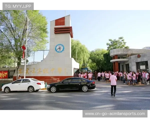 C罗发校园照片怀念青春，曾经的青春岁月如此难忘