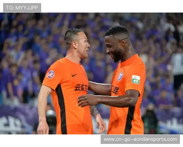 云南玉昆中场的穿插配合稳住了整条进攻线