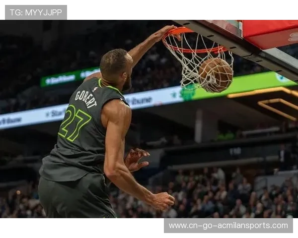 戈贝尔低位封盖连刷纪录，队友无奈大笑